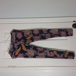 LuLaRoe Leggings With Floral Pattern Detail
